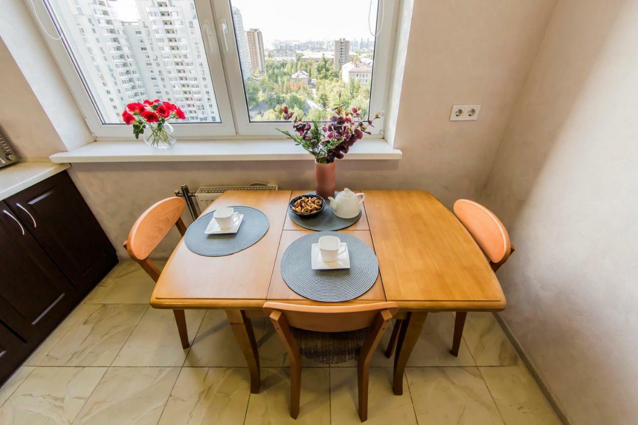 קייב Super View, Luxury Apartment Near Chernihiv Metro. מראה חיצוני תמונה