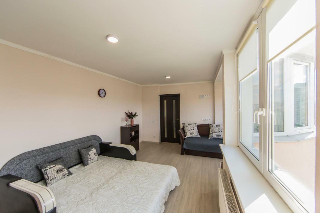 קייב Super View, Luxury Apartment Near Chernihiv Metro. מראה חיצוני תמונה