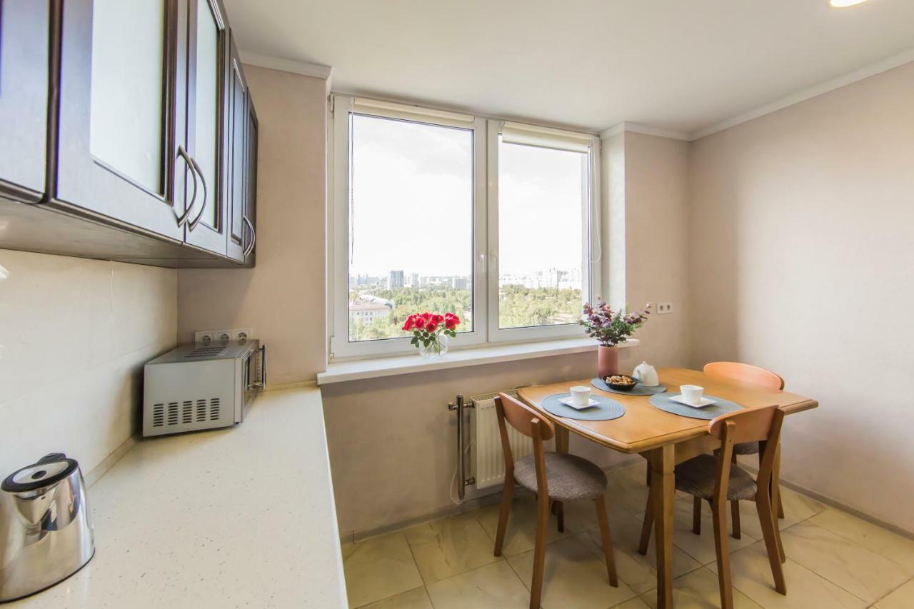 קייב Super View, Luxury Apartment Near Chernihiv Metro. מראה חיצוני תמונה