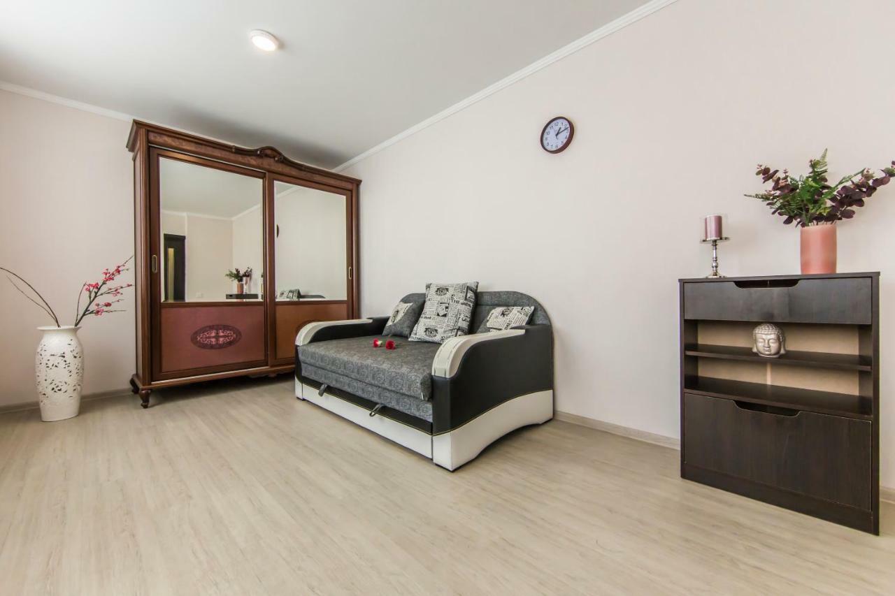קייב Super View, Luxury Apartment Near Chernihiv Metro. מראה חיצוני תמונה